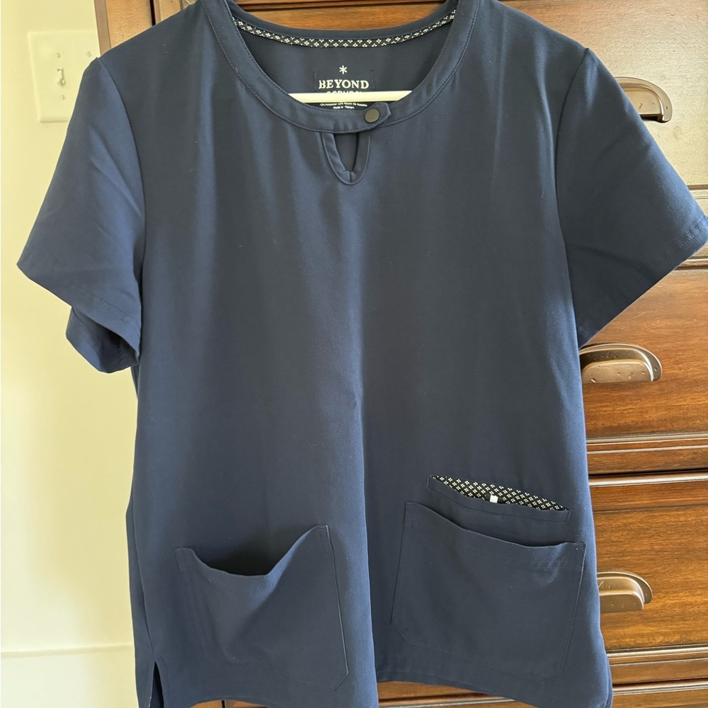 Navy Scrub Top - like new